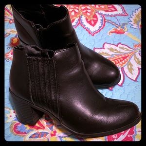 Booties with memory foam